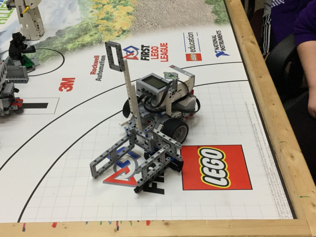 Lego robot photo